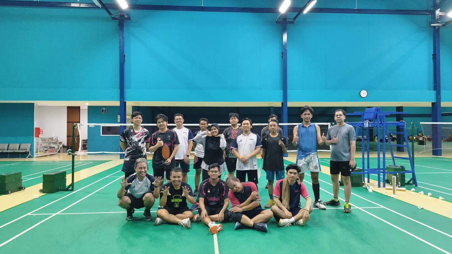 Kegiatan mabar mingguan bersama anggota Fokus Badminton, foto 2.